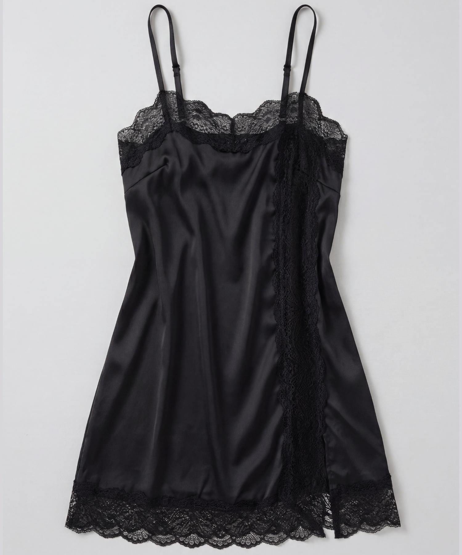 Camisola Feminina Madame Bela em Cetim com Renda Cor Preta